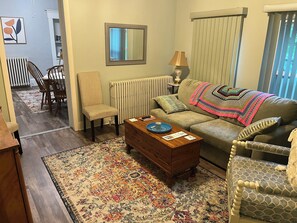 Smart TV, books - Charming single-bedroom apartment with AC, Very Fast WiFi in beautiful Houlton (Houlton)