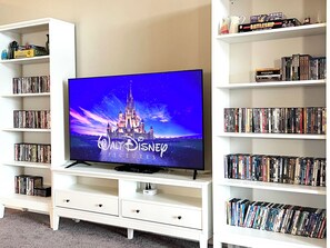 Interior - Kids Toys and Dress Up with Play Area, South Facing Sunny Pool, 15 min to Disney (Kissimmee)