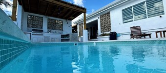 Located close to Isabel Segunda Vieques, downtown 4 bedrooms with pool.