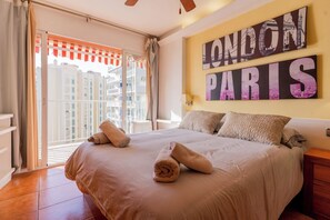 3 bedrooms, bed sheets - Penthouse with terrace and sea views (La Pobla de Farnals)