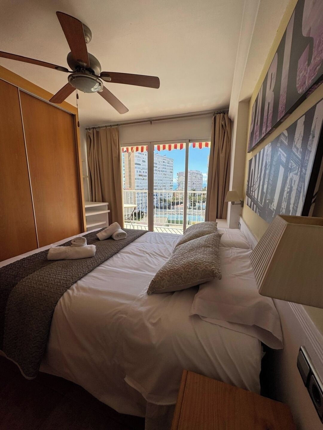 3 bedrooms, bed sheets