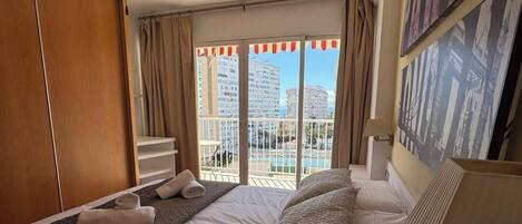 3 habitaciones y ropa de cama