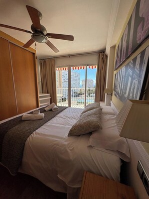 3 عدّة غرف نوم وملاءات أسرّة