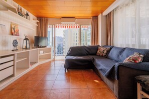 TV - Penthouse with terrace and sea views (La Pobla de Farnals)