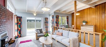 Mid Century Oasis - Hastings Holiday Home