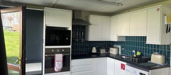 Cosy Holiday Park Chalet, Quiet Location, Child Friendly, Near Bude