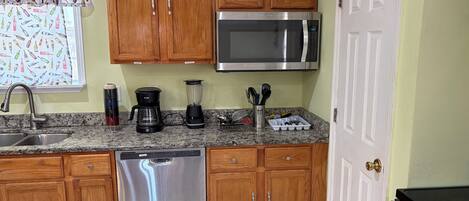 Microones, forn, placa de cuina i rentaplats