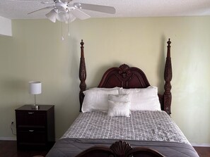 4 chambres, fer et planche à repasser, Wi-Fi, draps fournis