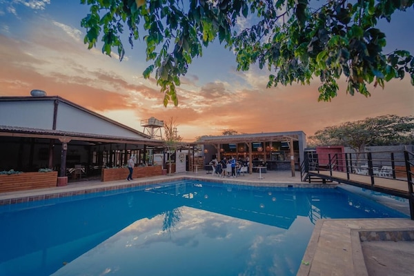 2 outdoor pools