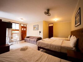 笔记本电脑工作区、免费 WiFi、床单