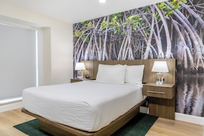 3 bedrooms, in-room safe, iron/ironing board, free WiFi