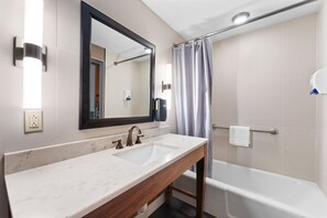 Towels, soap, shampoo, toilet paper - Lake View | 3 Meals Per Day Included (Potosi)