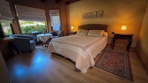 ตู้นิรภัยในห้องพัก, พื้นที่ทำงานแบบใช้แล็ปท็อป, Wi-Fi ฟร ี