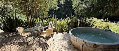 Bungalow Standard, vue fleuve | Terrasse/Patio