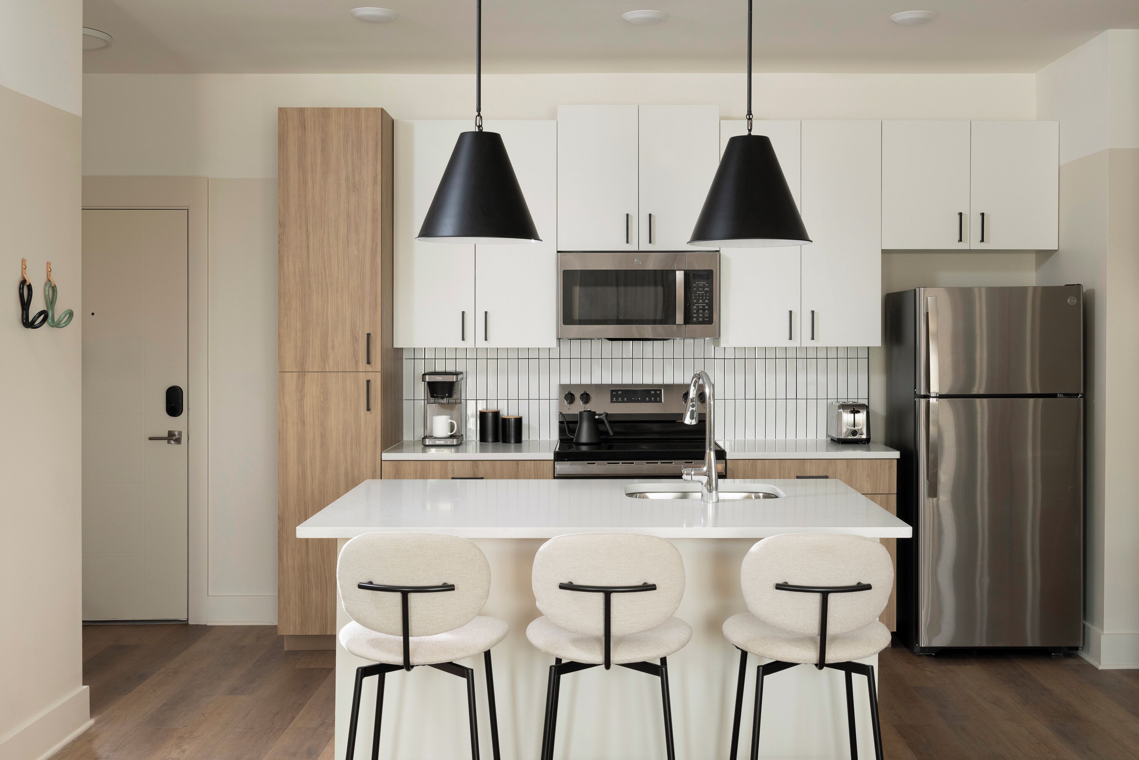 One Bedroom (Self Check-in with Virtual Front Desk) | Private kitchen | Fridge, microwave, oven, stovetop