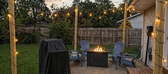 Clifty Falls Family Getaway-Sleeps 8--3 Miles to Historic Downtown & River Front
