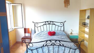 3 bedrooms, free WiFi, bed sheets