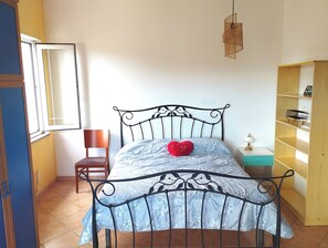 3 bedrooms, free WiFi, bed sheets - Villa Petrarca, a cozy B&B nestled in the tranquility of South Sardinia. (Siliqua)