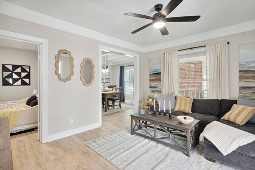 Capitol Oasis 3 bed/2 bath near downtown Lansing!