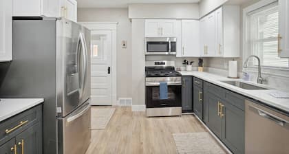 Capitol Oasis 3 bed/2 bath near downtown Lansing!