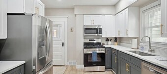 Capitol Oasis 3 bed/2 bath near downtown Lansing!