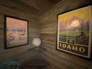 Interior - West Yellowstone Station At Mountain River Ranch (Ririe)