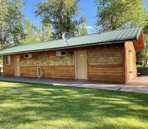 Exterior - West Yellowstone Station At Mountain River Ranch (Ririe)