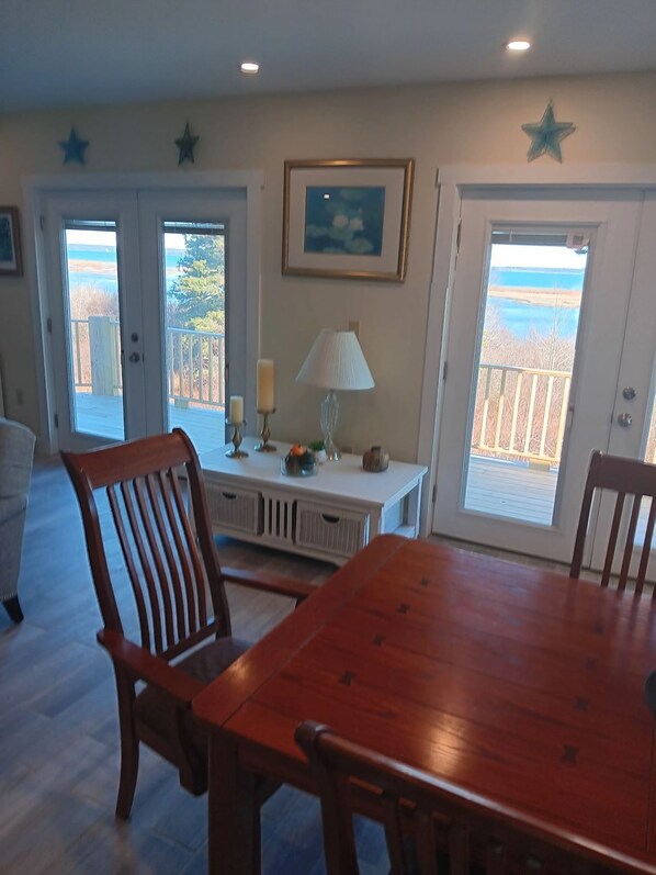 Dining - OCEANFRONT LOT ON 13 ACRES, 5-bedroom house with WiFi near Lubec lighthouse (Lubec)