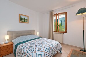 3 bedrooms, iron/ironing board, free WiFi, bed sheets - L’Écrin du Brulat - Jardin et vue montagnes (Le Castellet)