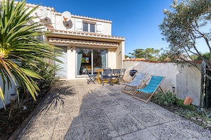 Outdoor dining - Le 5 Mimosas - Plage à 600m, garage (Saint-Jean-de-Monts)