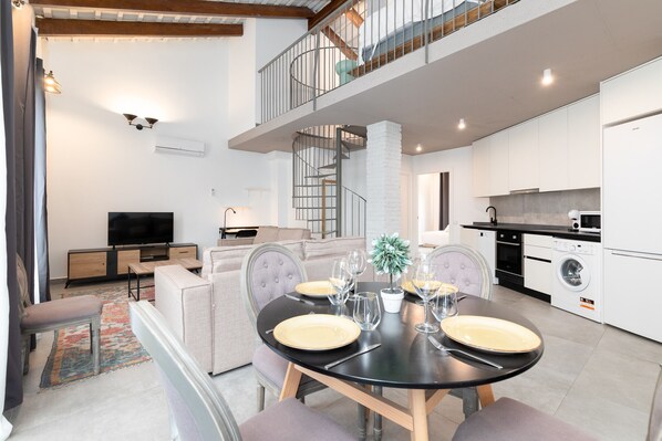 TV - Belmar Apartments 5. WiFi + A/C + 7 Pax (Valencia)