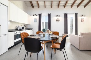 Fridge, microwave, oven, dishwasher