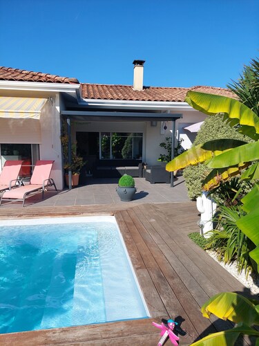 Charming house with pool and garden, 10 minutes from the sea