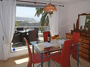 Ferienhaus, 3 Schlafzimmer, Terrasse | Esszimmer
