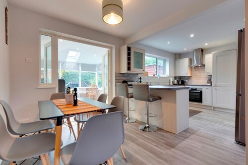 Pass the Keys | Spacious and modern house with Free Parking