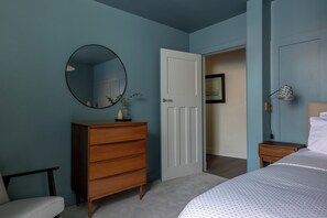 3 bedrooms, iron/ironing board, Internet, bed sheets - Ledger's Cottage- Harbourfront Home Pittenweem (Pittenweem)