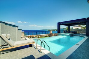 Outdoor pool - Luxury Oceanfront Villa~ Fully Staffed~Pool~Jacuzzi~Movie Theatre (tower isle)