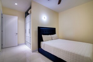 6 Schlafzimmer, Bügeleisen/Bügelbrett, Reisekinderbett, WLAN