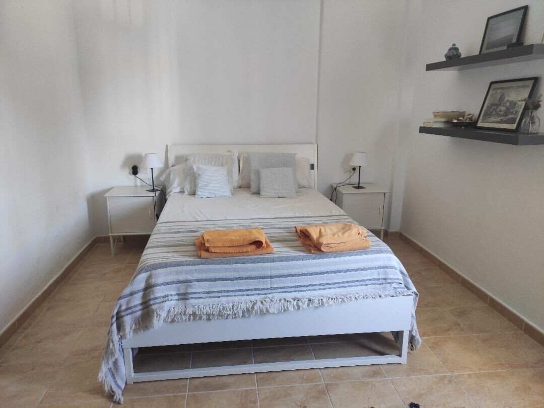 3 dormitorios, tabla de planchar con plancha, wifi y ropa de cama