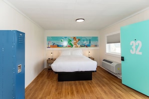 Standard Room | Desk, laptop workspace, blackout drapes, free WiFi - HomeField Inn. (Sandusky)