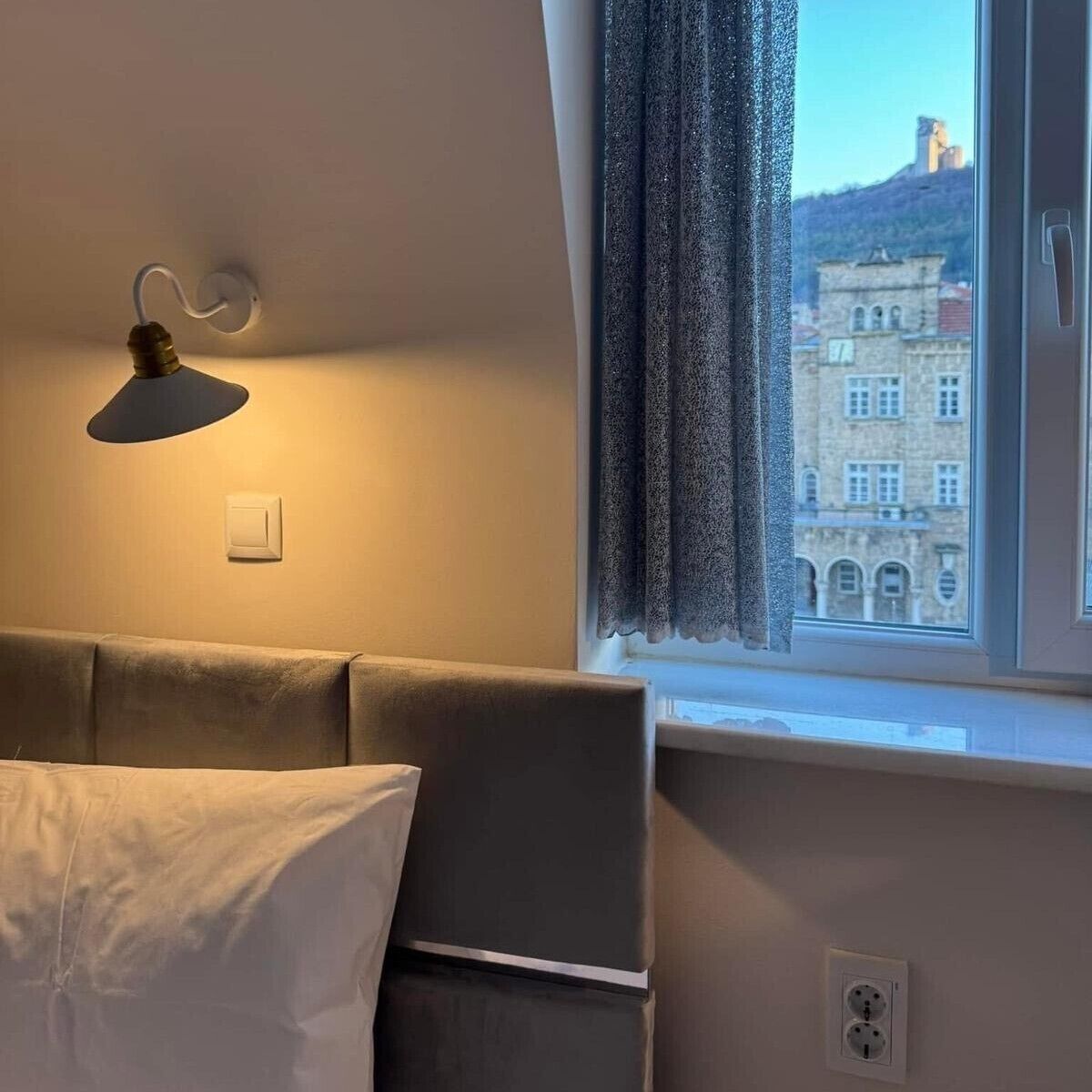 コンフォート ダブルまたはツインルーム シティビュー | 遮光カーテン、防音設備、アイロン / アイロン台、WiFi (無料)