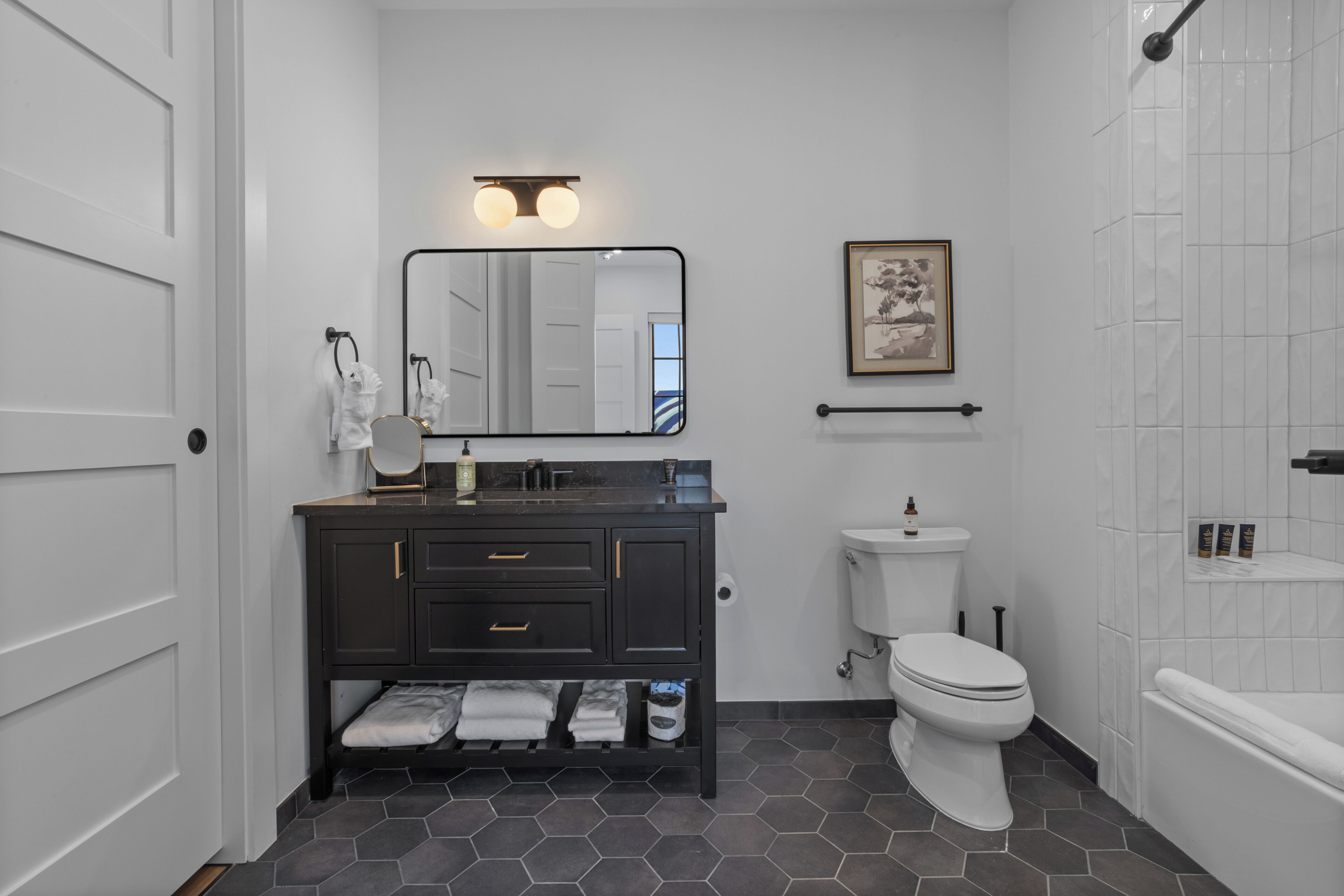 B205 Bowen | Bathroom