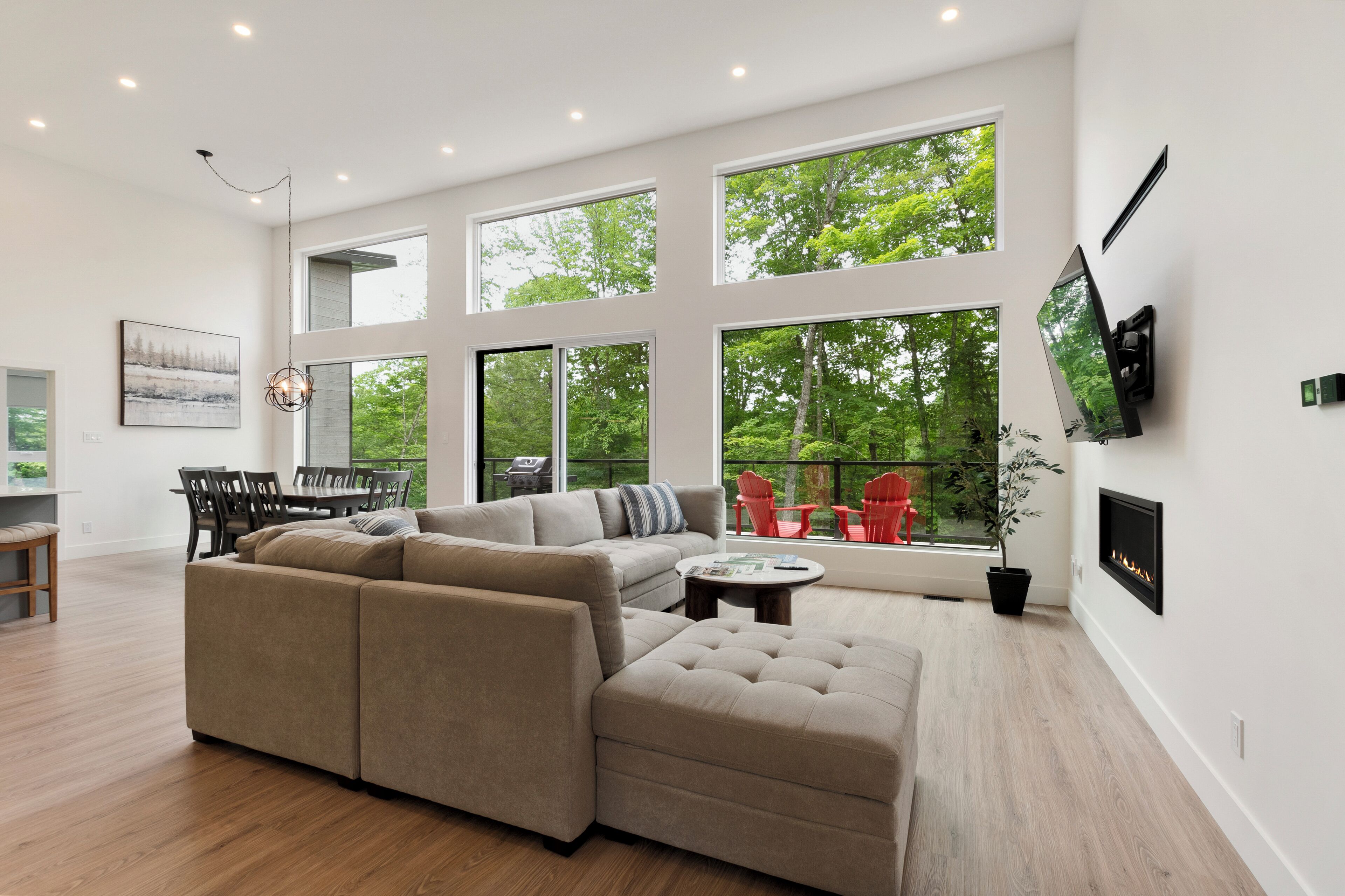 木屋 | 起居區 | 平面電視、電視遊樂器、足球台