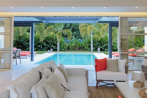 Hill Rock Villas - Rouge Corail