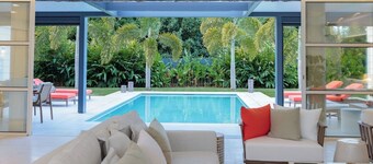 Hill Rock Villas - Coral Red