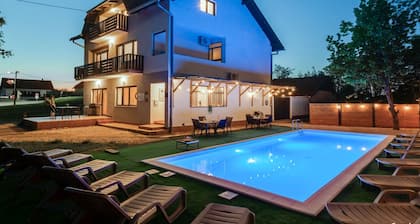 Apartments Villa Mavi - Two Bedroom Apartment Ground Floor