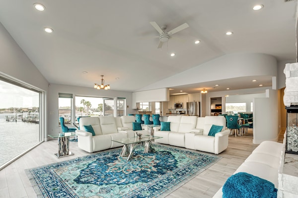 Crystal River Vacation Rental | 3BR | 2BA | Stairs Required | 4,400 Sq Ft