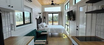 Unit #4 - Modern Tiny Home Retreat in heart of TX wineries