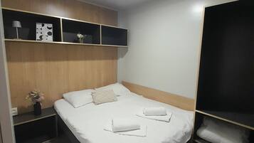 2 bedrooms, Internet, bed sheets