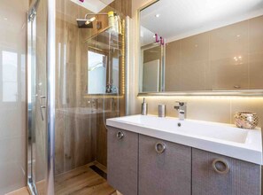 Shower, hair dryer, towels - Modern Comfort with Shared Pool, Balconies & Lush Green Surroundings - One Bedroom Apartment (Kastav)